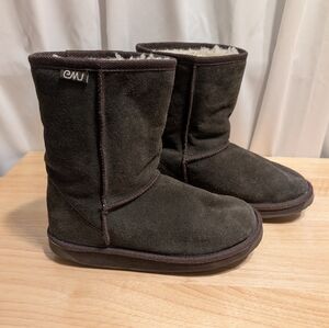 EMU Australia Brown Suede Boots. Big Kids (Youth)  Size 4